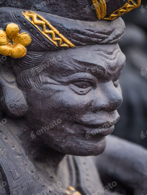 Preview: Gardian statue at the Bali temple entrance