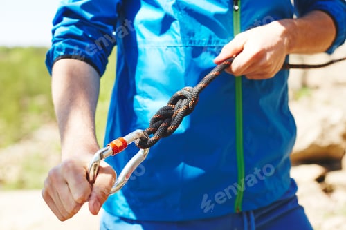 Preview: Preparing safety carabiner