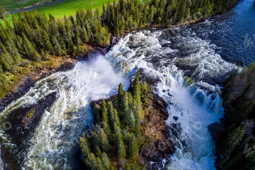 Vista previa: Ristafallet waterfall in Sweden.
