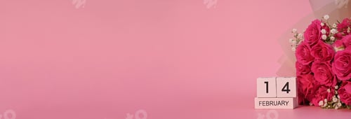 Aperçu: Pink banner with a bouquet of flowers and a wooden calendar with the date February 14