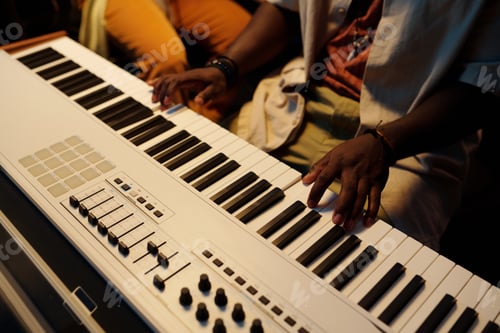 Preview: Playing Keyboard in Studio with MIDI Controller and Faders