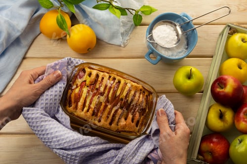 Vista previa: Tarta de manzana de Acción de Gracias en forma de vidrio y frutas