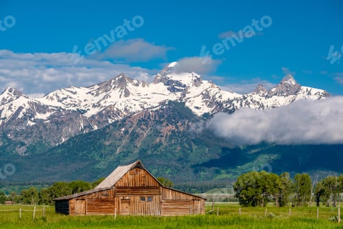 Preview: Old barn in Grand Teton Mountains