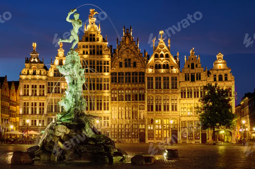 Preview: Antwerp Grote Markt with famous Brabo statue and fountain at night, Belgium