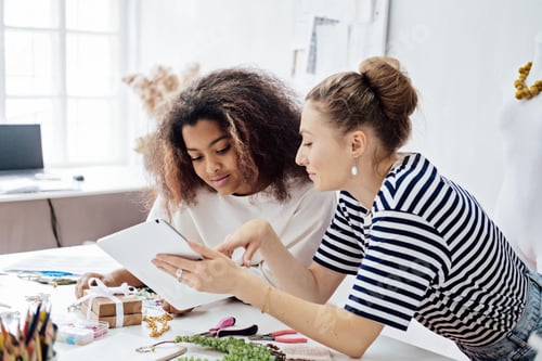 Preview: Jewelry Design: Learn the art of designing jewelry, including sketching, selecting materials, and