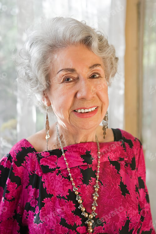 Preview: Portrait of a senior woman