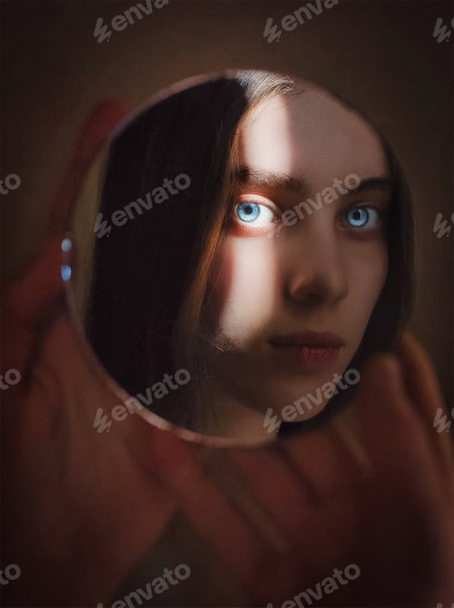 Preview: Silhouette Portrait of a young girl