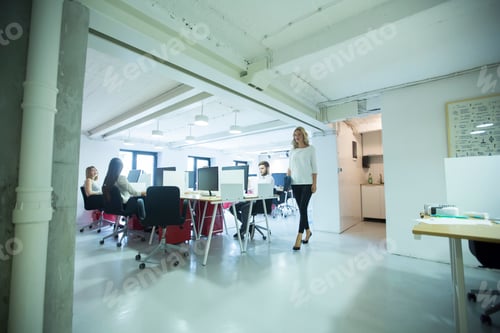 Preview: Young people in the office