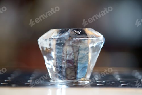 Preview: curved ice cube at bar