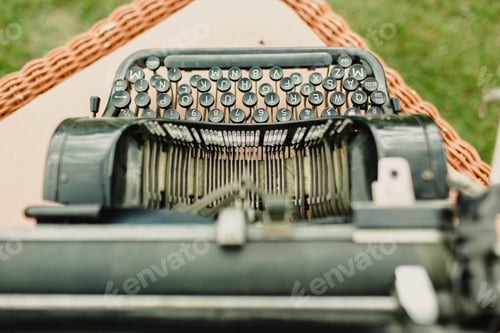 Preview: Black antique typewriter.