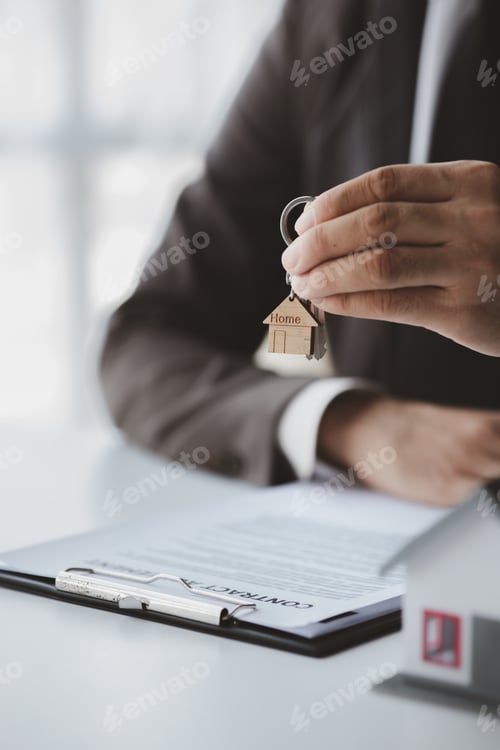 Preview: House sales representatives, sales representatives recommend housing details.