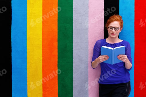 Preview: Woman reading a book