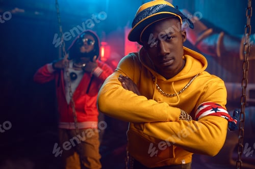 Preview: Two stylish rappers, breakdancing in studio