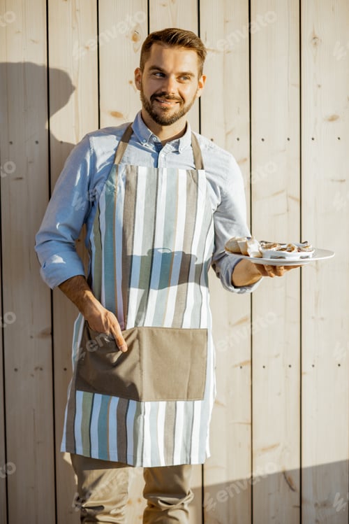 Preview: Waiter with stuffed snails