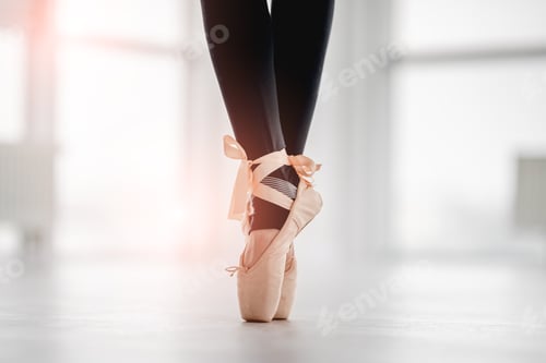 Preview: Ballerina legs in pointe shoes