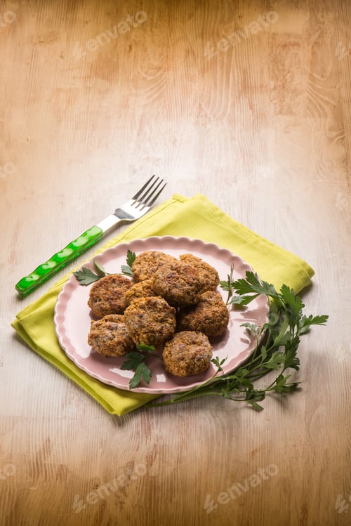 Preview: meatballs with parsley