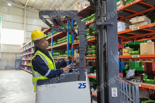 Preview: Store clerks inspect products, warehouses, industrial and logistics supply chains.