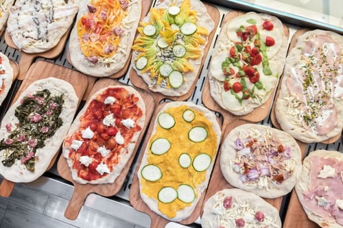 Preview: Raw pizzas
