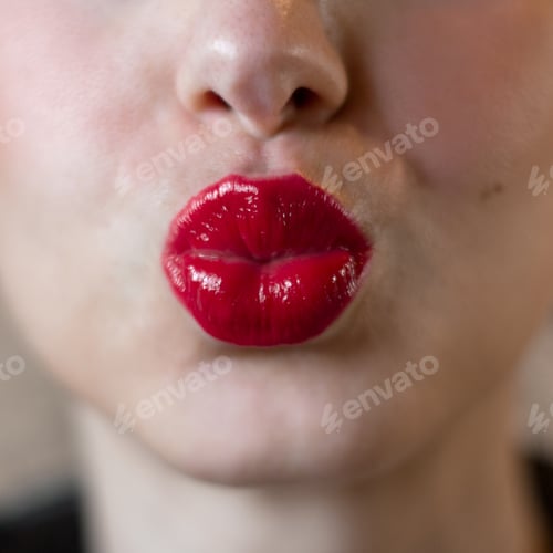 Preview: Red lipstick