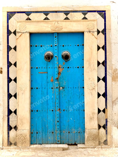 Preview: Blue door