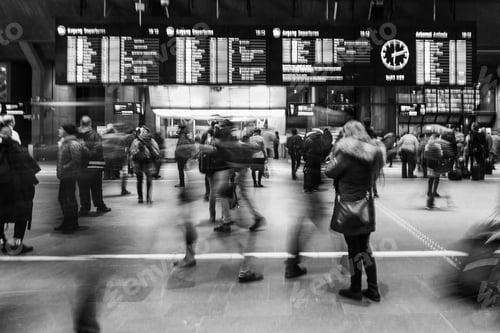 Preview: Busy day in metro station