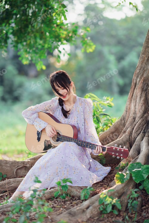 Preview: played a guitar