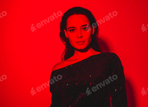 Preview: Young fashion woman posing in studio