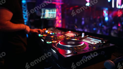 Preview: Night photography. Nightclub. Music. DJ system.