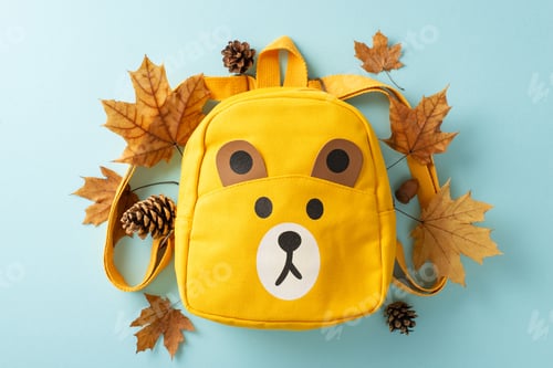 Preview: Immerse yourself in the back-to-school atmosphere with this top-view photograph