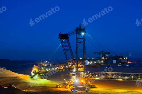 Preview: Bucket Wheel Excavator At Night