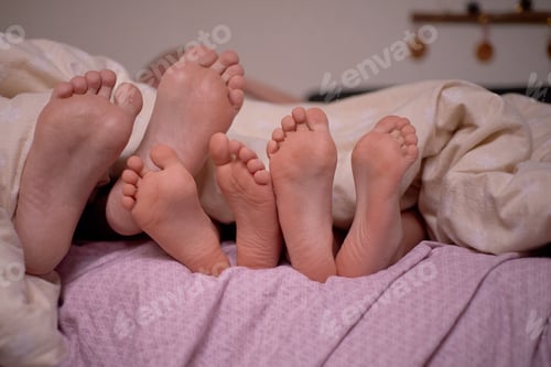 Preview: family weekend, bare feet under the covers