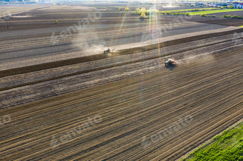 Preview: Stripes of agricultural parcels of different crops.