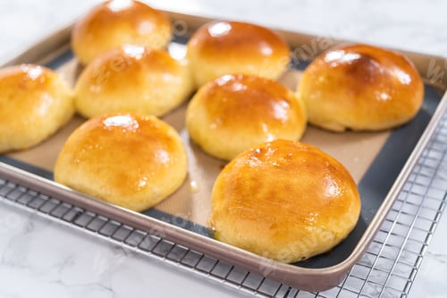 Preview: Baking brioche buns