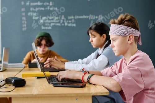 Preview: Children studying IT in the classroom