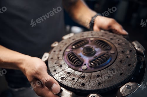 Preview: Close-up clutch disc that allows output shaft to be disconnected