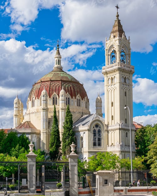 Preview: Church of San Manuel y San Benito in Spain