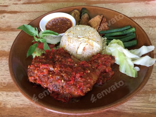 Preview: Nasi goreng ayam penyet balado