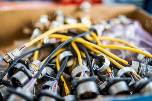 Preview: Bunch of cables with plugs for TFT displays in crate