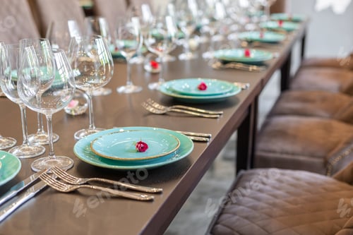 Preview: Served table in restaurant