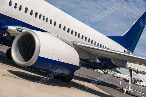 Preview: Airplane at Airport