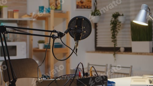 Preview: Podcast microphone and mixer