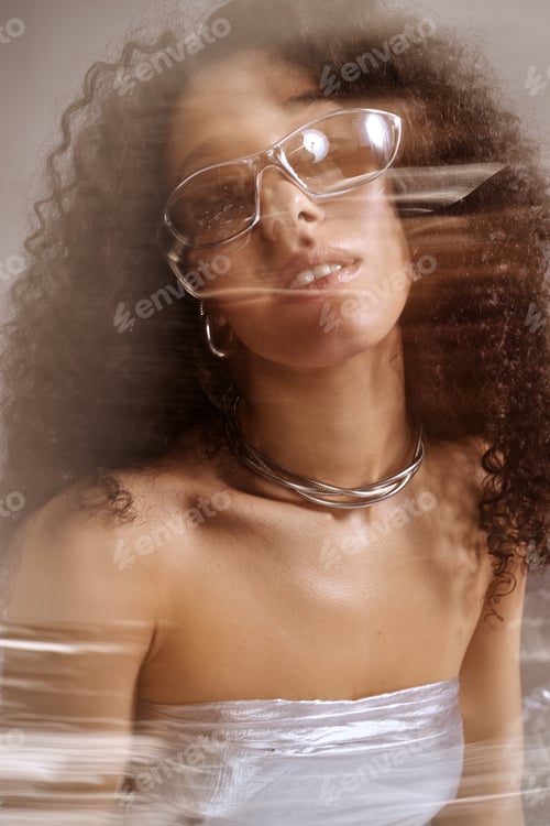 Preview: Portrait of Young Woman Posing during Fashion Photoshoot