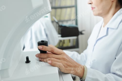 Preview: Doctor using medical equipment at work