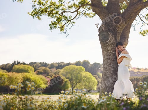 Preview: Beautiful Asian young woman in white dress outdoor