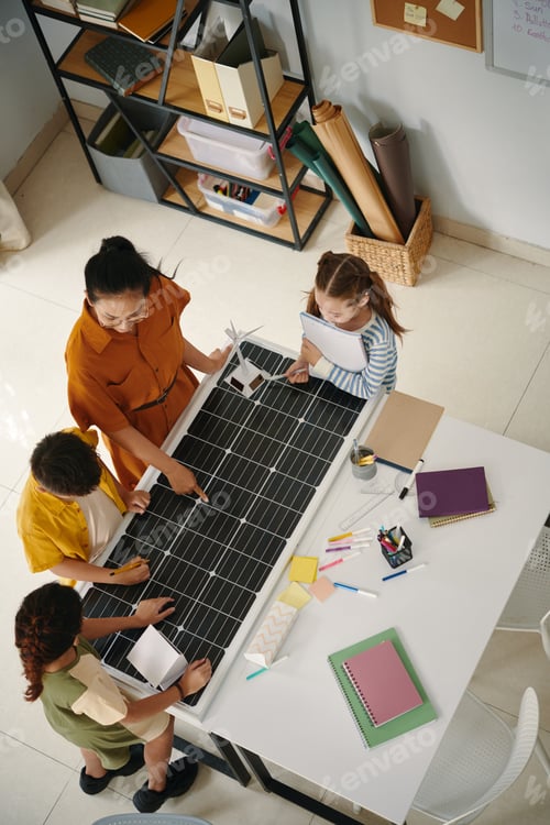 Preview: Teacher Showing Kids Solar Cells