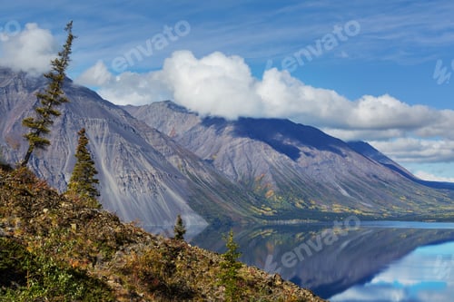 Preview: Lake in Canada