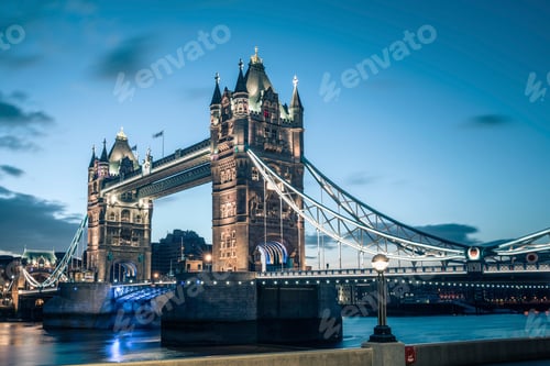 Preview: View of tower bridge at dusk, London, England, UK