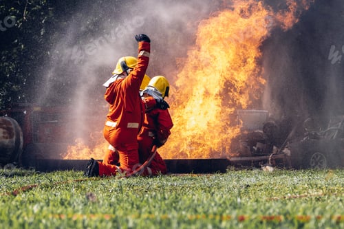 Vista previa: Firefighter Concept. Several firefighters go offensive for a fire attack.