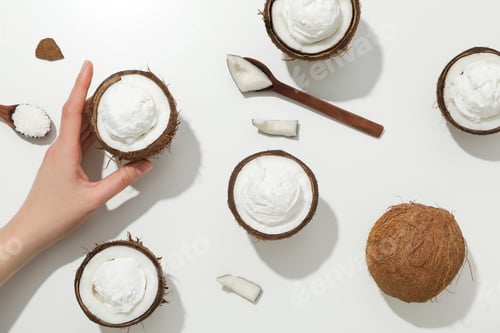 Preview: Summer dessert - ice cream, ice cream with coconut