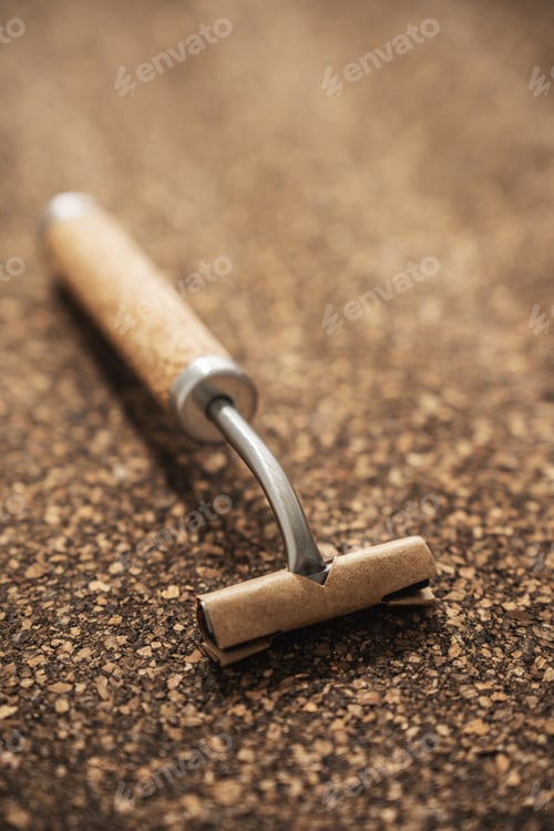 Preview: New packed Safety Razor with Cork Handle on Cork Surface